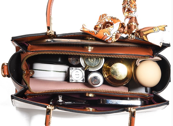 Bagwoman New Cross-Mounted Large Shoulder Bag White - Image 2